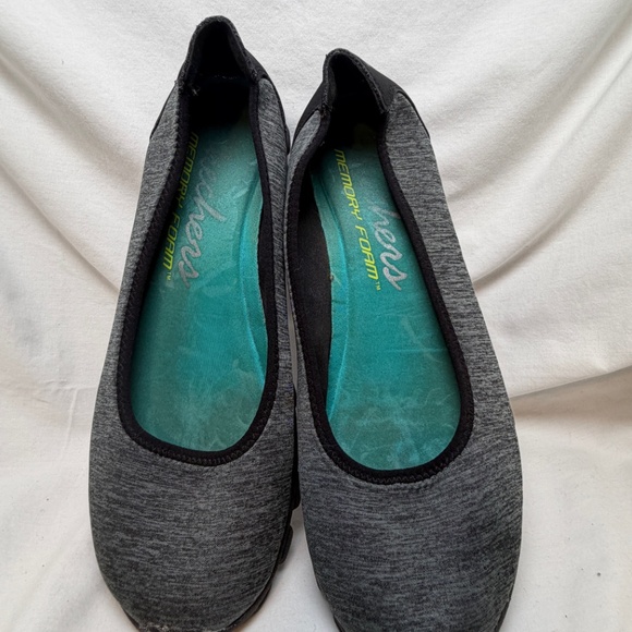 Skechers EZ Flex 2 Slip On Shoes Womens Size 8 Grey Walkign Shoes Memory Foam - Picture 2 of 6